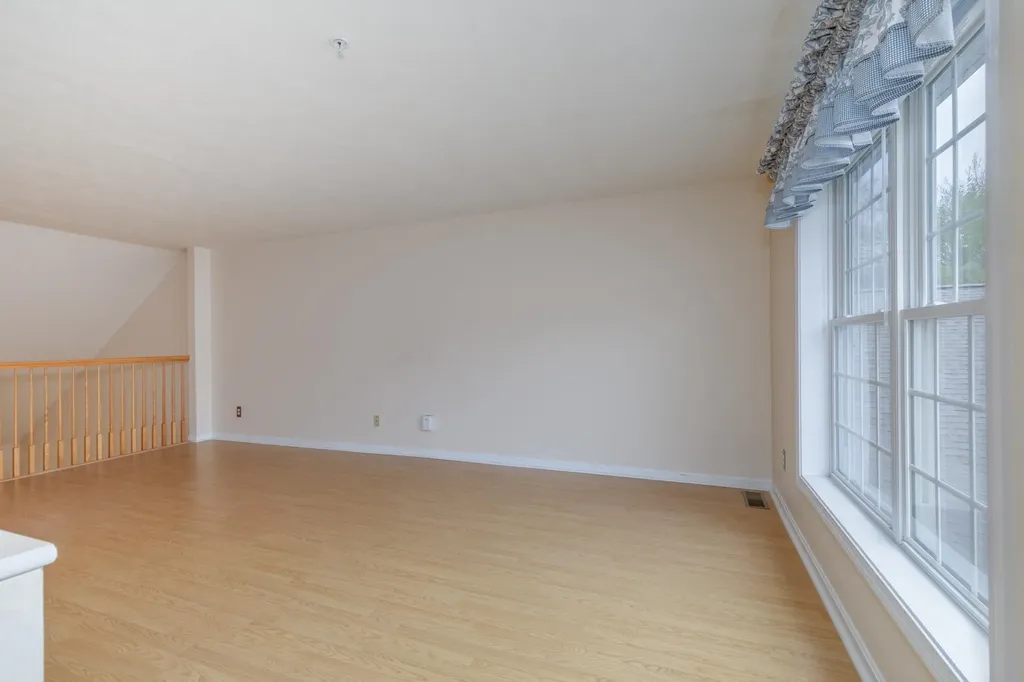 5 Lafond Avenue Hooksett NH 03106