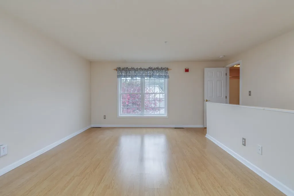 5 Lafond Avenue Hooksett NH 03106