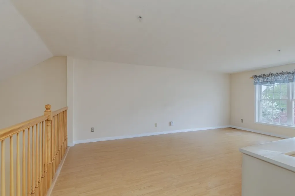5 Lafond Avenue Hooksett NH 03106