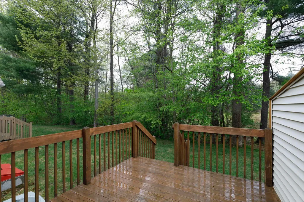 5 Lafond Avenue Hooksett NH 03106