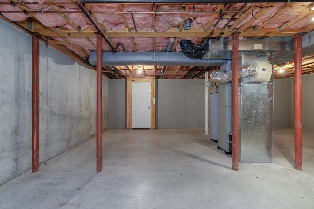 5 Lafond Avenue Hooksett NH 03106