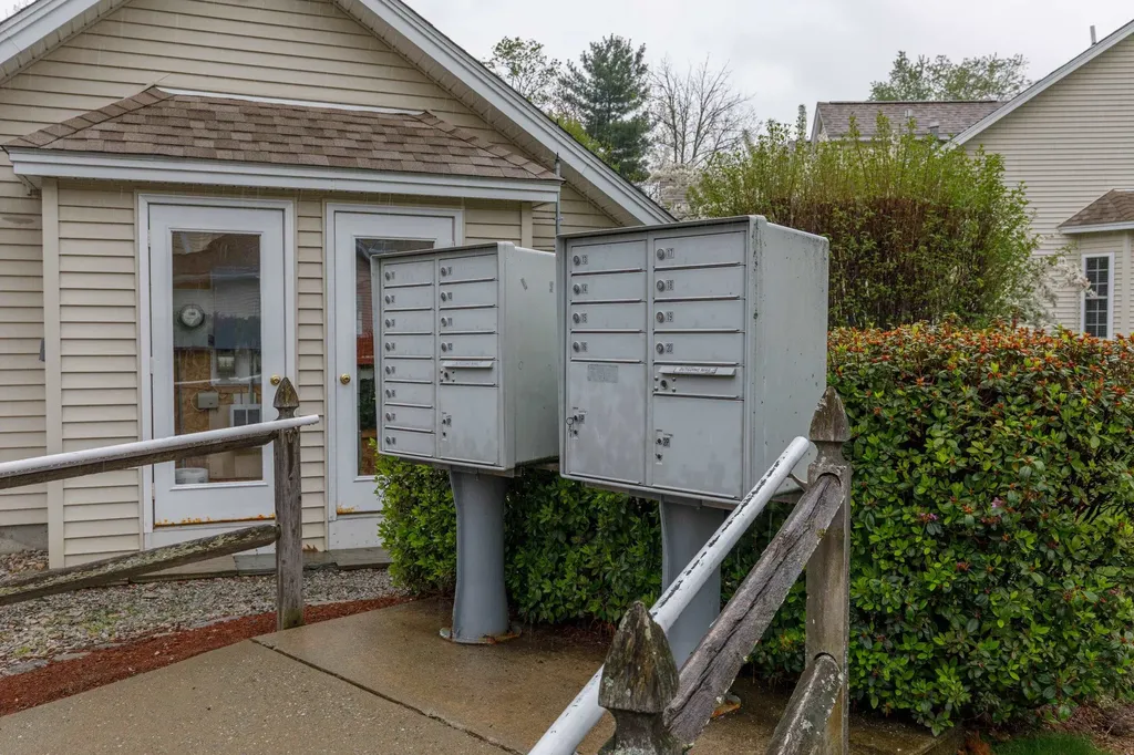 5 Lafond Avenue Hooksett NH 03106
