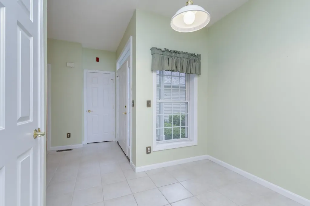 5 Lafond Avenue Hooksett NH 03106