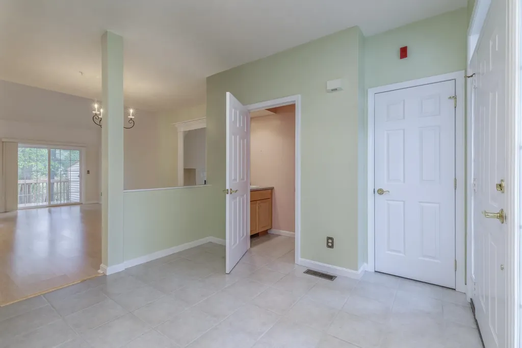 5 Lafond Avenue Hooksett NH 03106