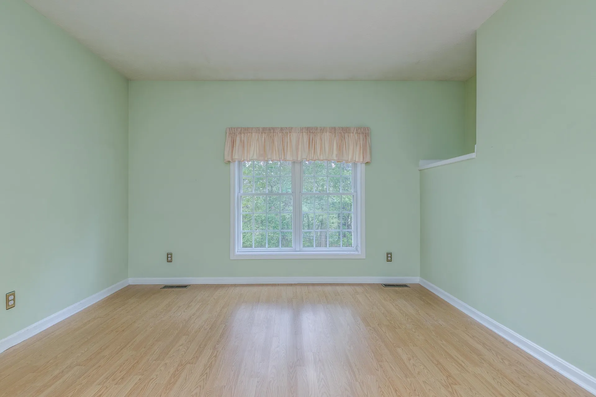 5 Lafond Avenue Hooksett NH 03106