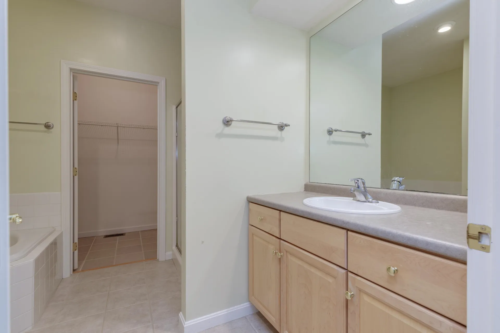 5 Lafond Avenue Hooksett NH 03106