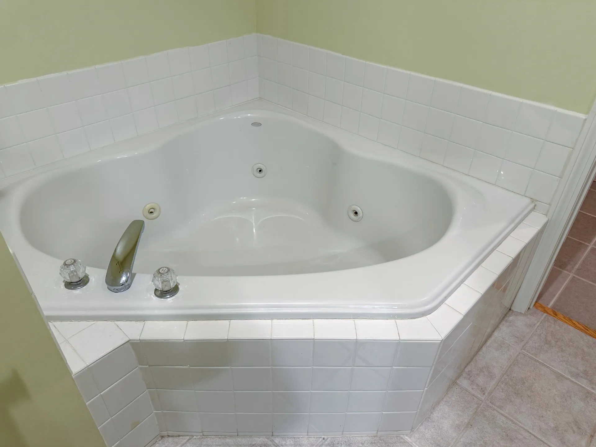 5 Lafond Avenue Hooksett NH 03106