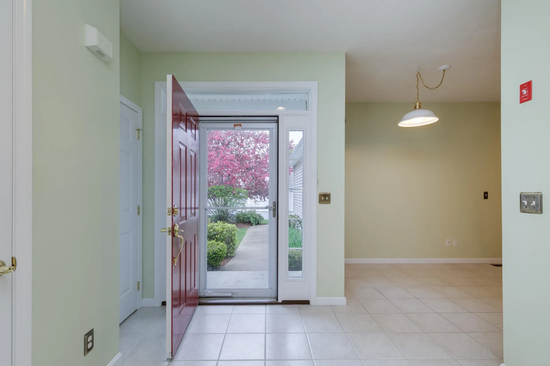 5 Lafond Avenue Hooksett NH 03106