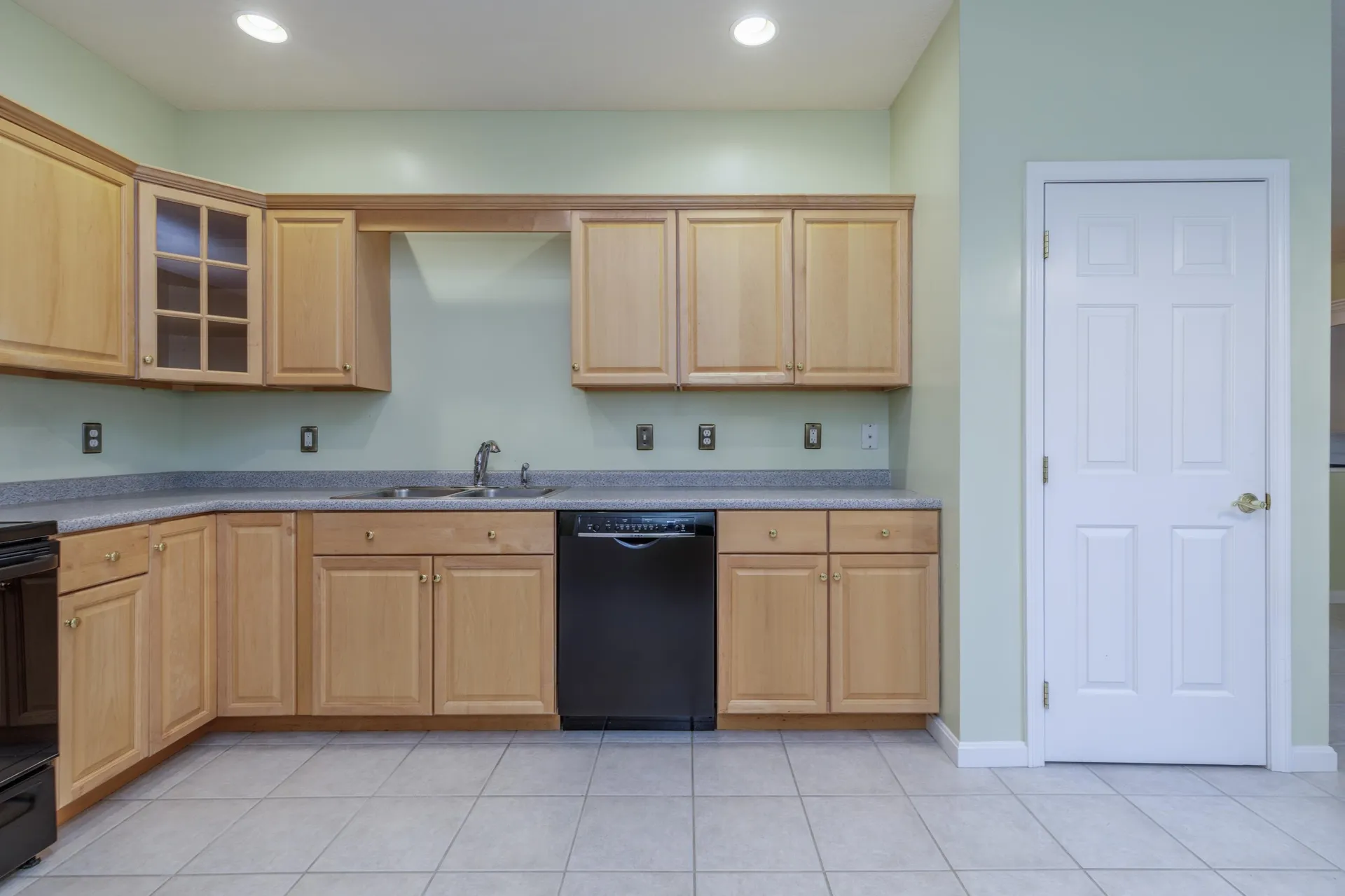 5 Lafond Avenue Hooksett NH 03106