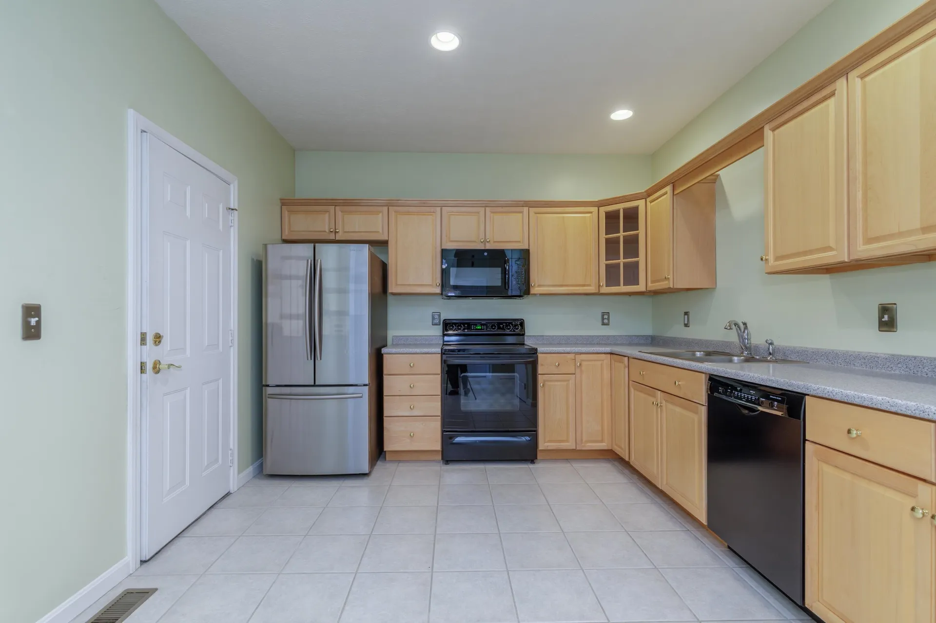 5 Lafond Avenue Hooksett NH 03106