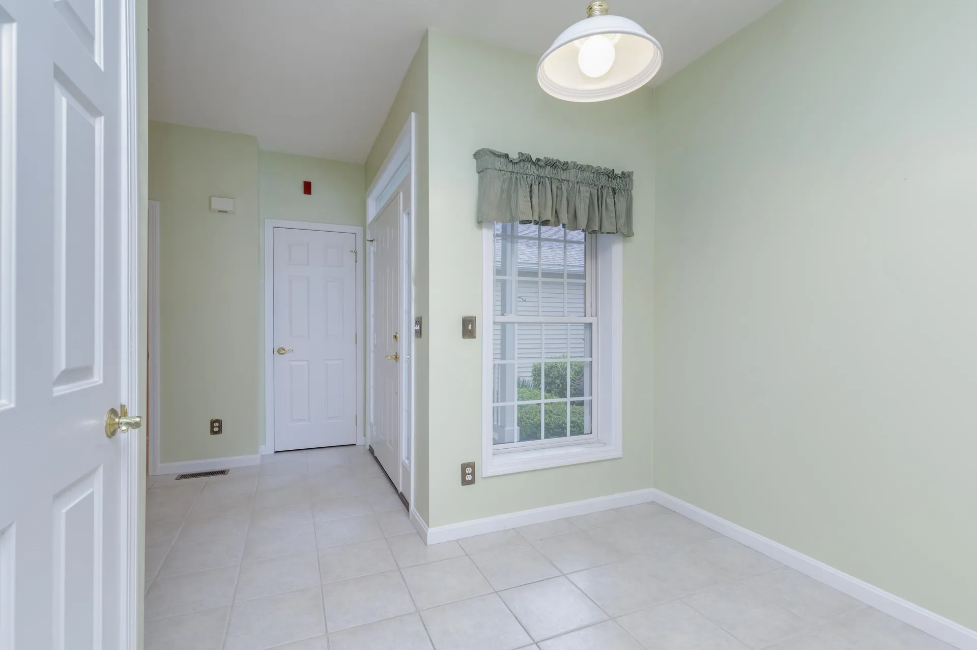 5 Lafond Avenue Hooksett NH 03106