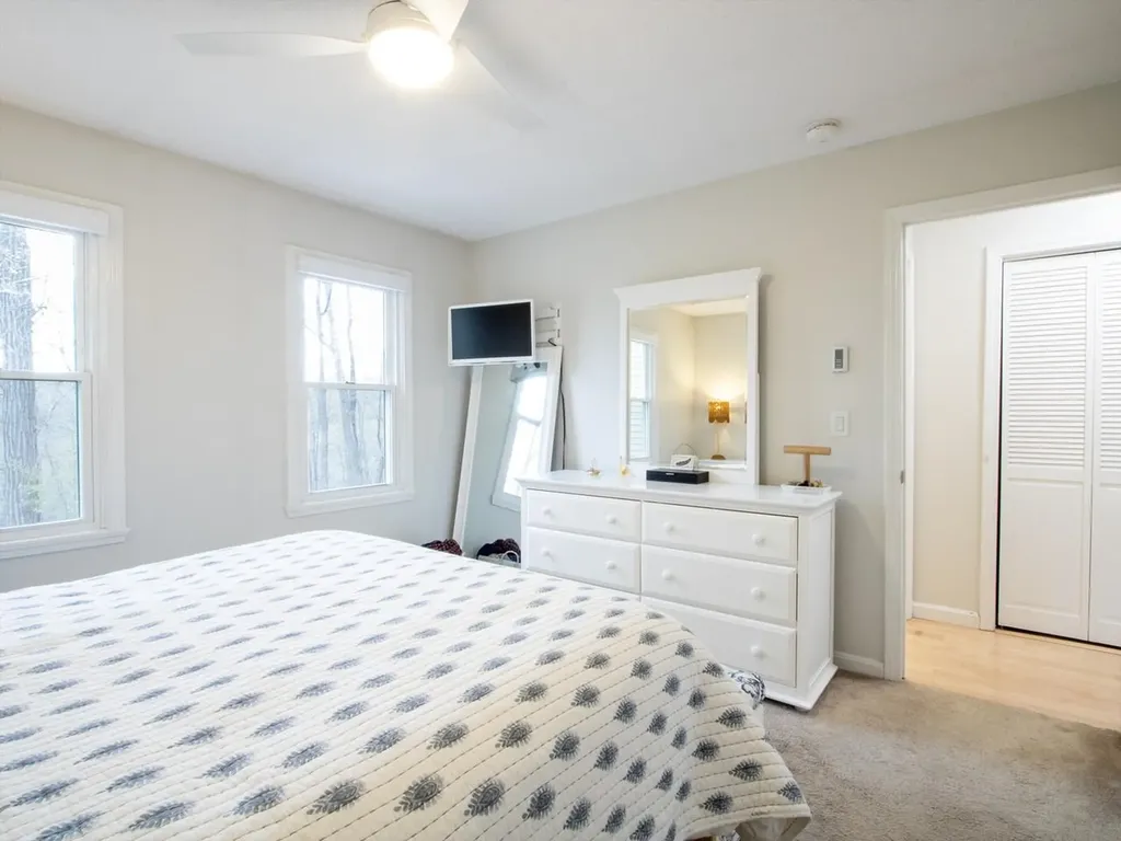 438 Oak Circle Colchester VT 05446