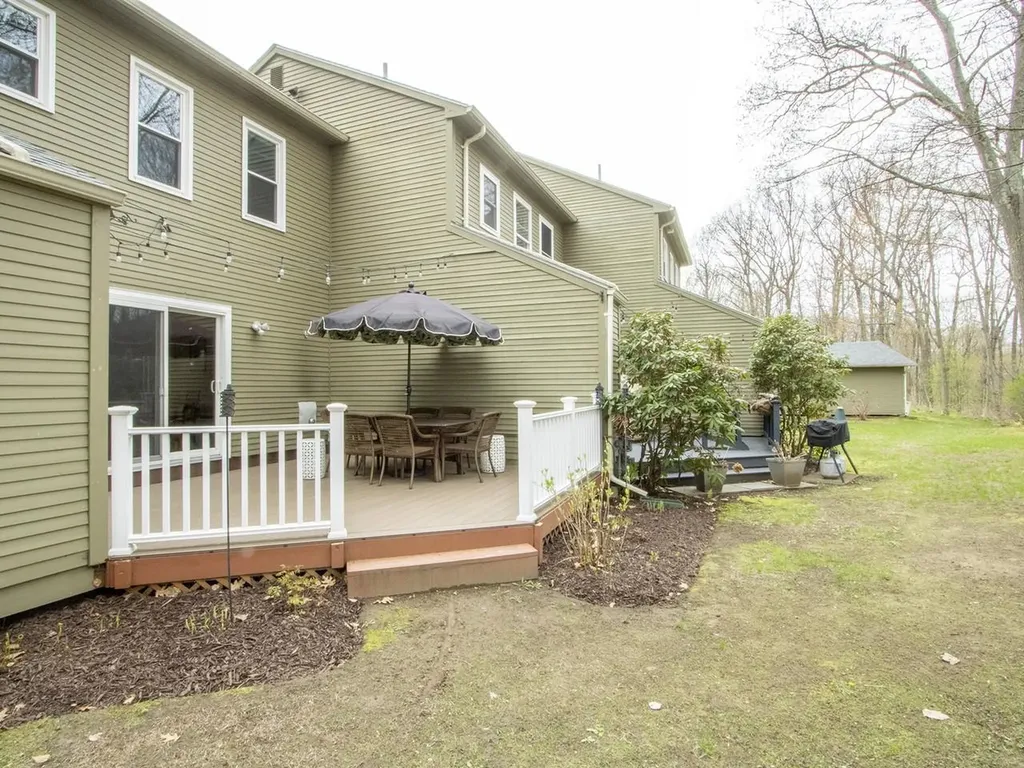 438 Oak Circle Colchester VT 05446