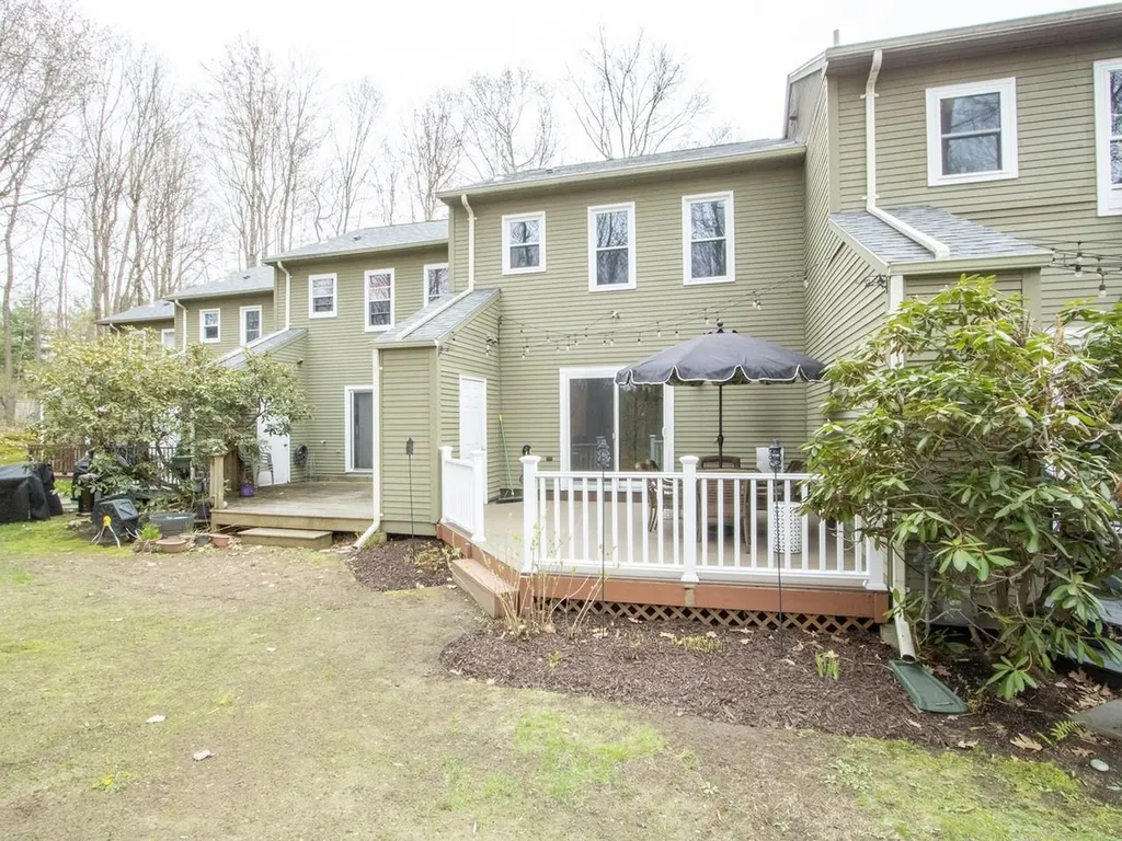 438 Oak Circle Colchester VT 05446