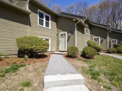 438 Oak Circle Colchester VT 05446