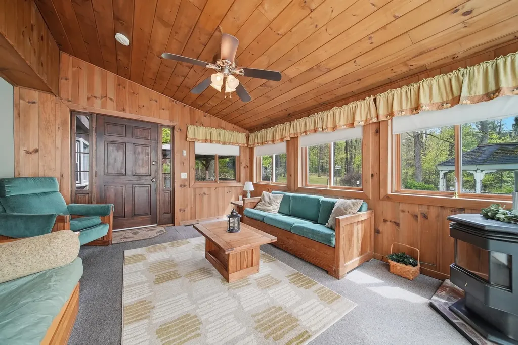 9 Lamb Road Nashua NH 03062