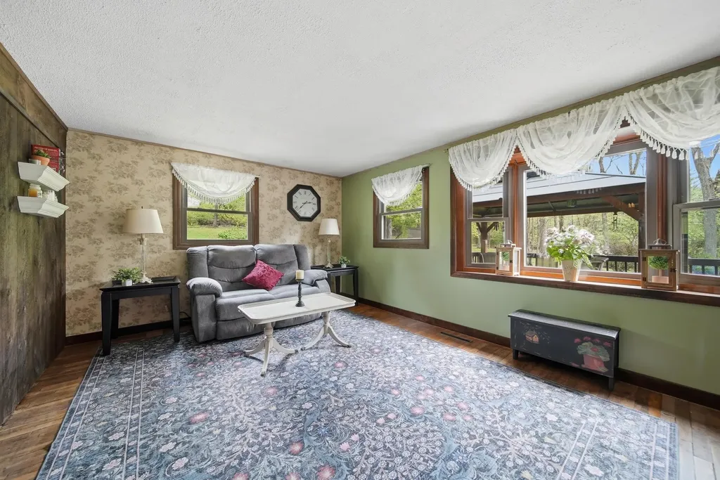 9 Lamb Road Nashua NH 03062
