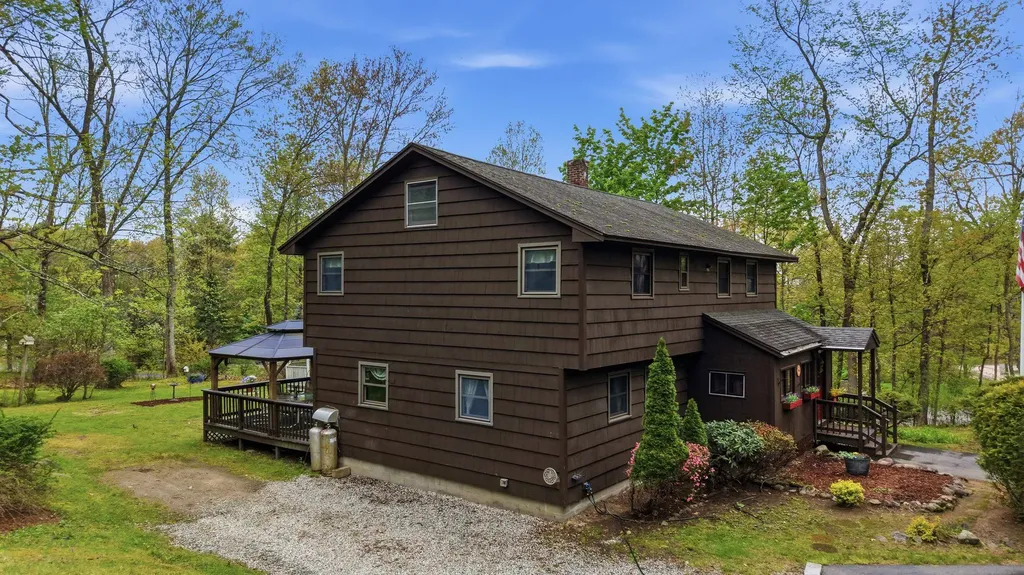 9 Lamb Road Nashua NH 03062