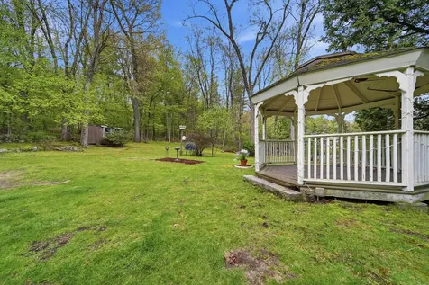 9 Lamb Road Nashua NH 03062