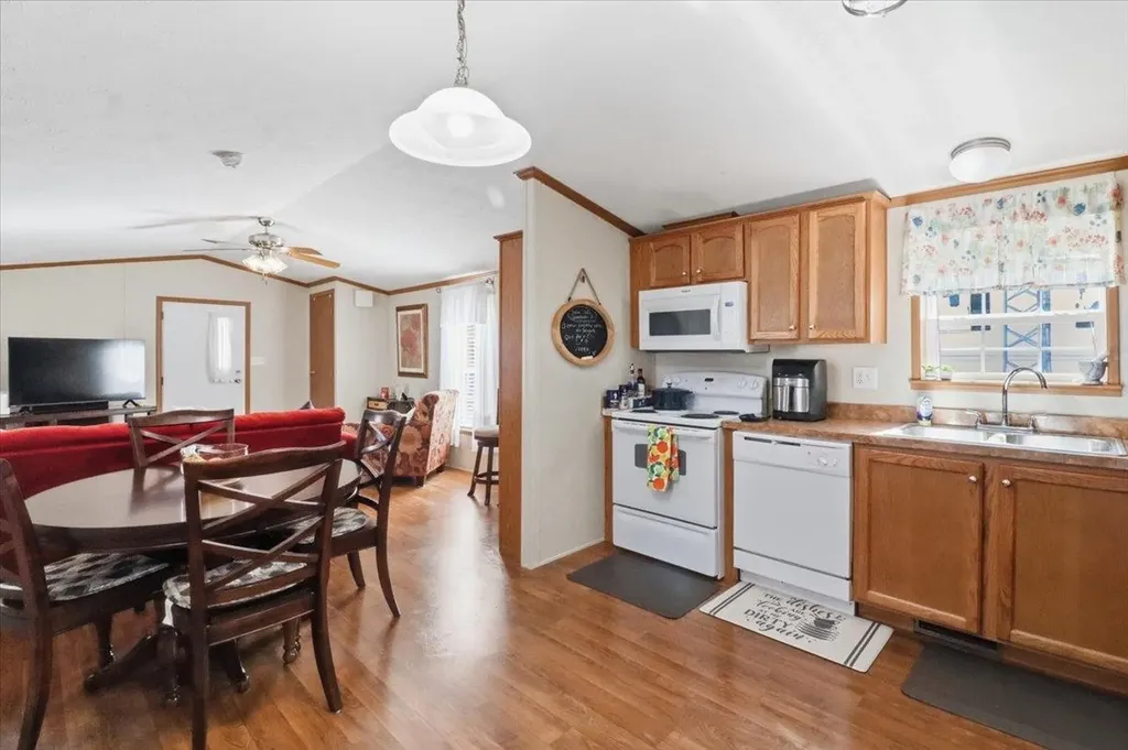37 Penny Lane Shelburne VT 05482