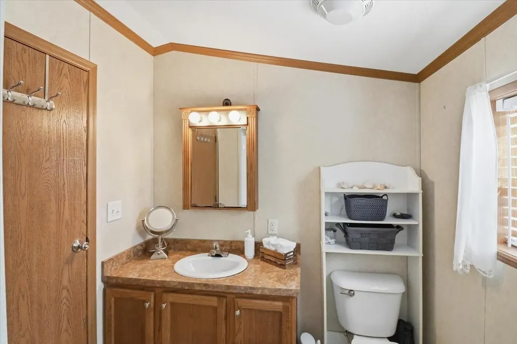 37 Penny Lane Shelburne VT 05482
