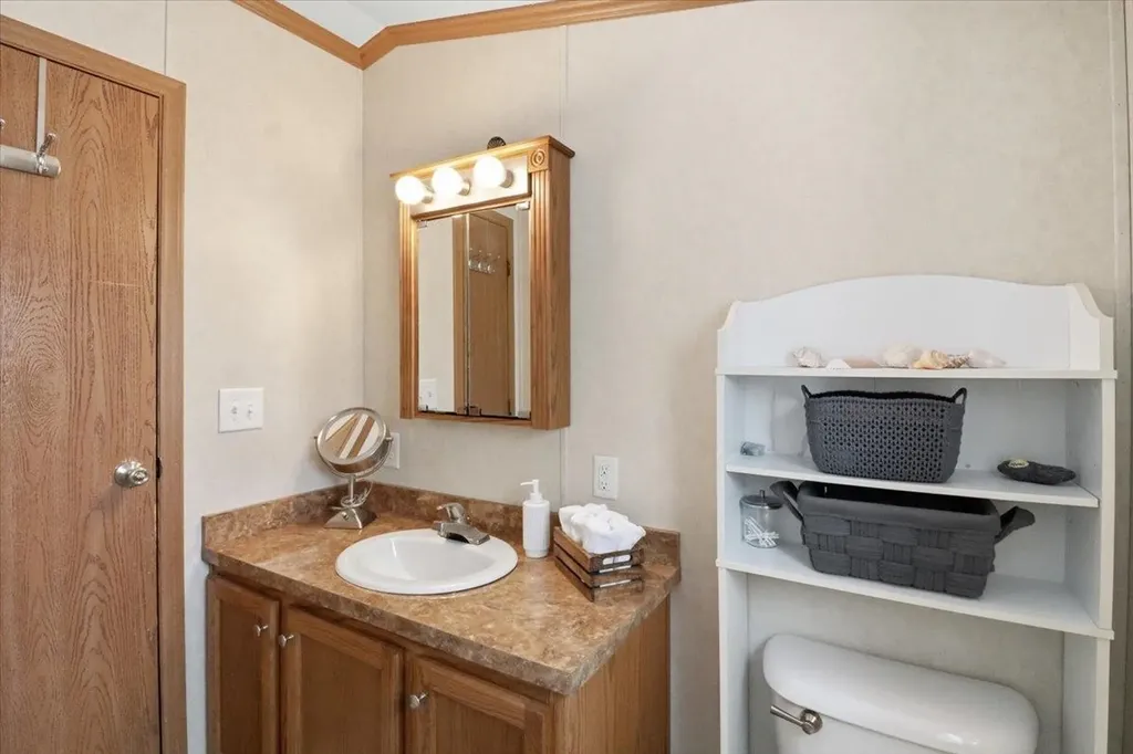 37 Penny Lane Shelburne VT 05482