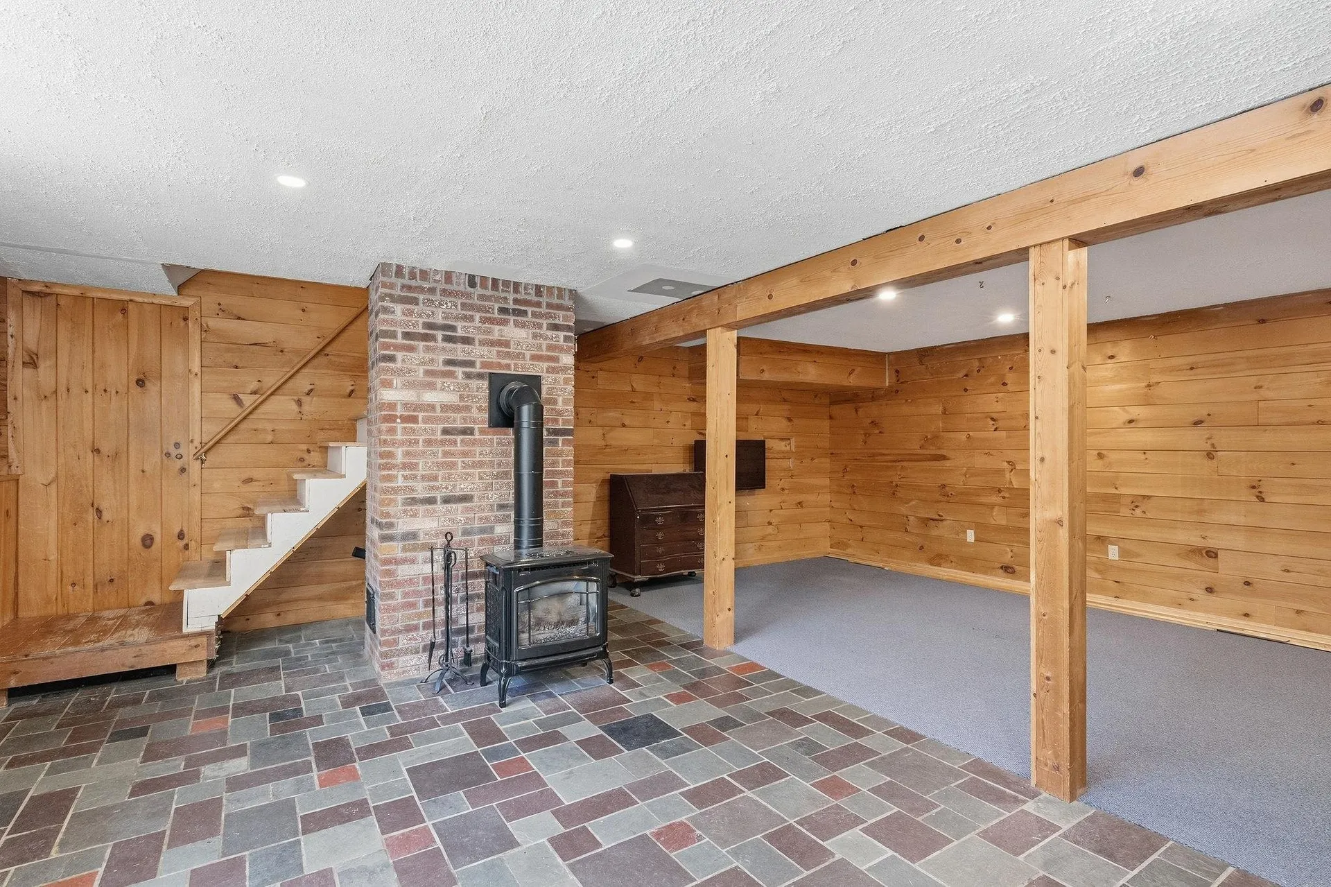 8 Rosewood Drive Bow NH 03304