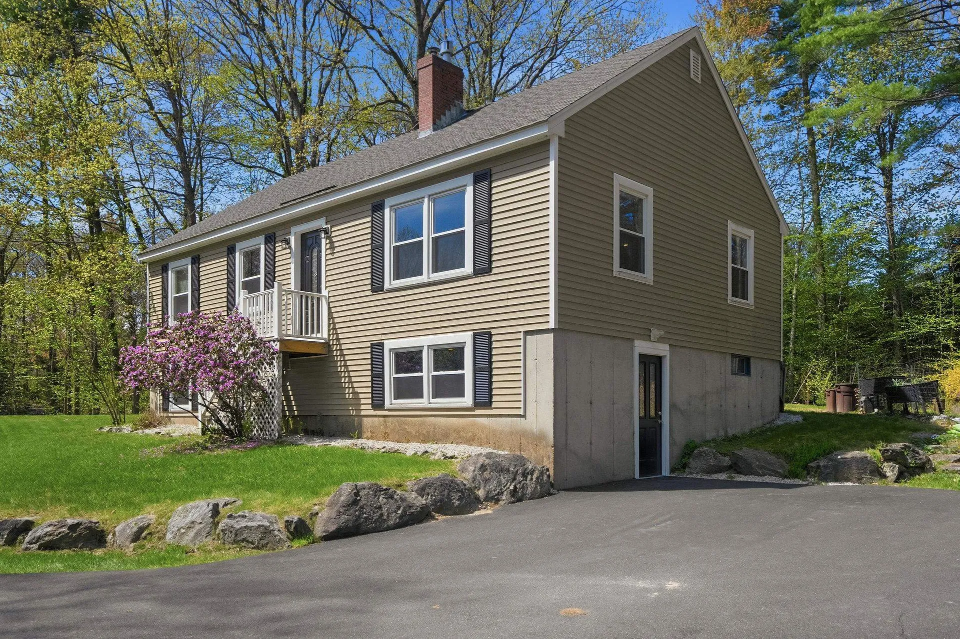 8 Rosewood Drive Bow NH 03304