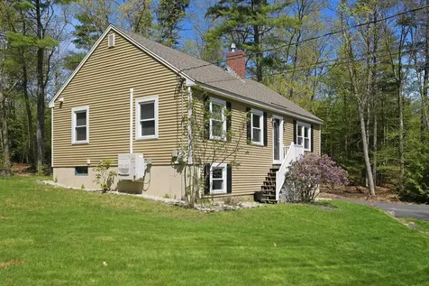 8 Rosewood Drive Bow NH 03304