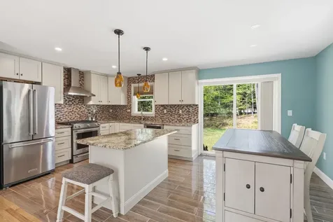 8 Rosewood Drive Bow NH 03304