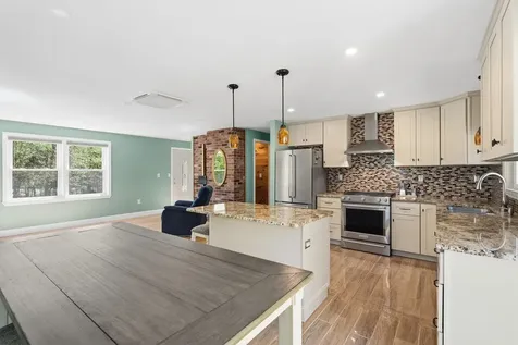8 Rosewood Drive Bow NH 03304