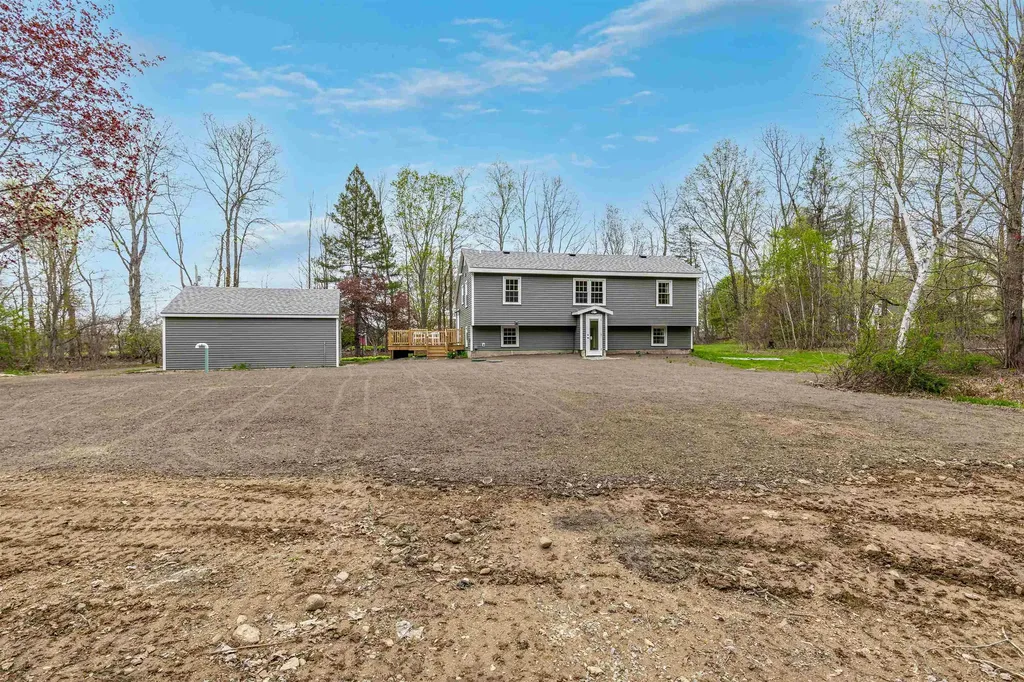 11 Merrimac Road Newton NH 03858