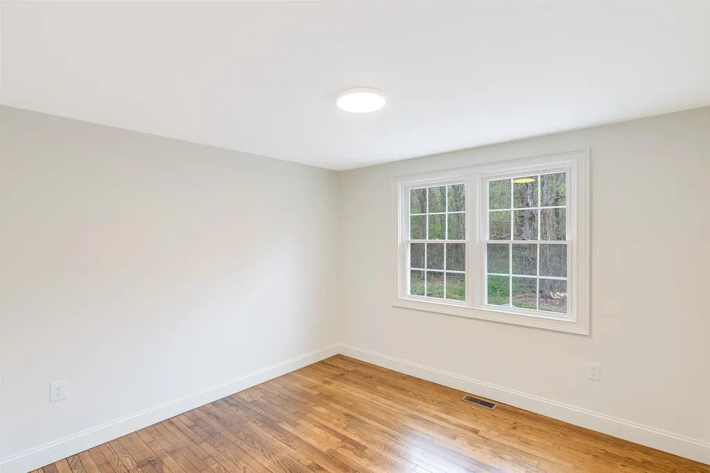 11 Merrimac Road Newton NH 03858