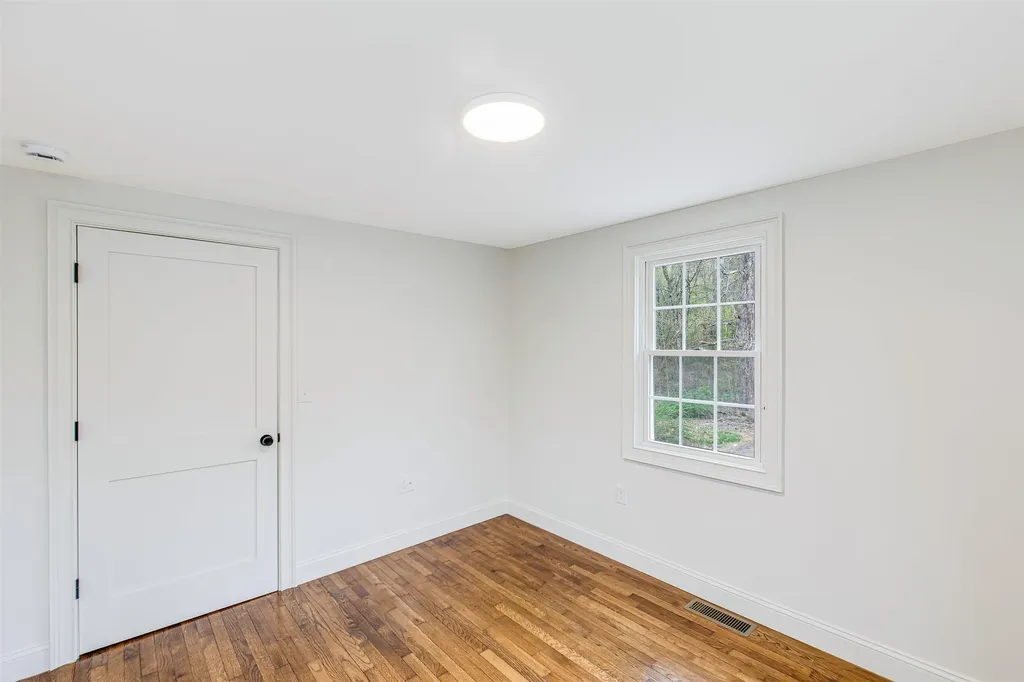 11 Merrimac Road Newton NH 03858