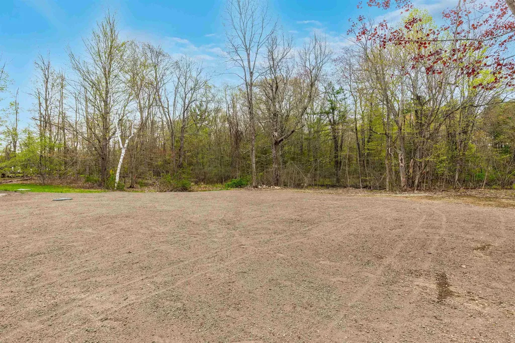 11 Merrimac Road Newton NH 03858