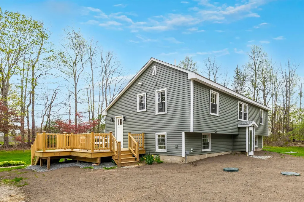 11 Merrimac Road Newton NH 03858