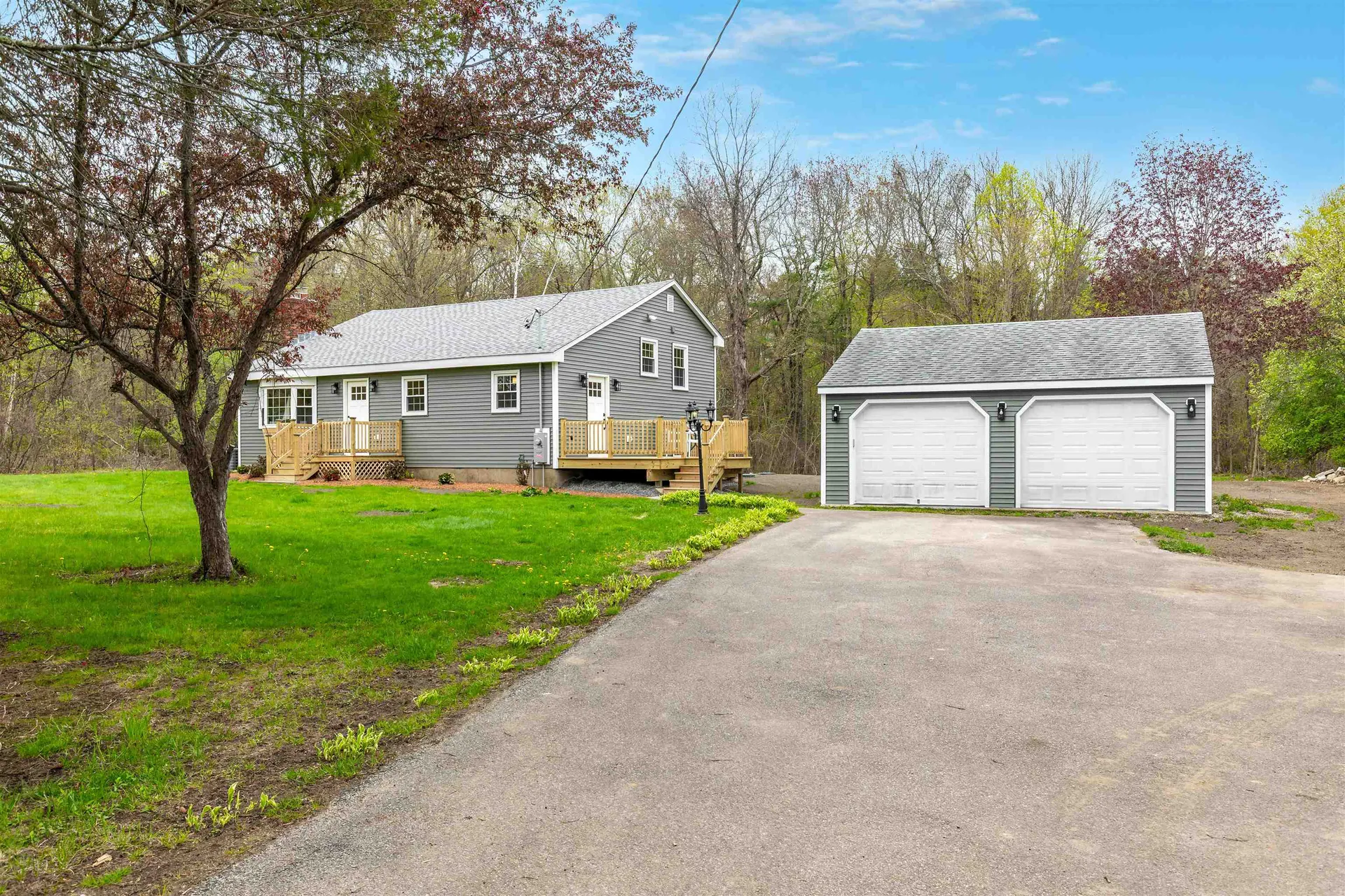 11 Merrimac Road Newton NH 03858