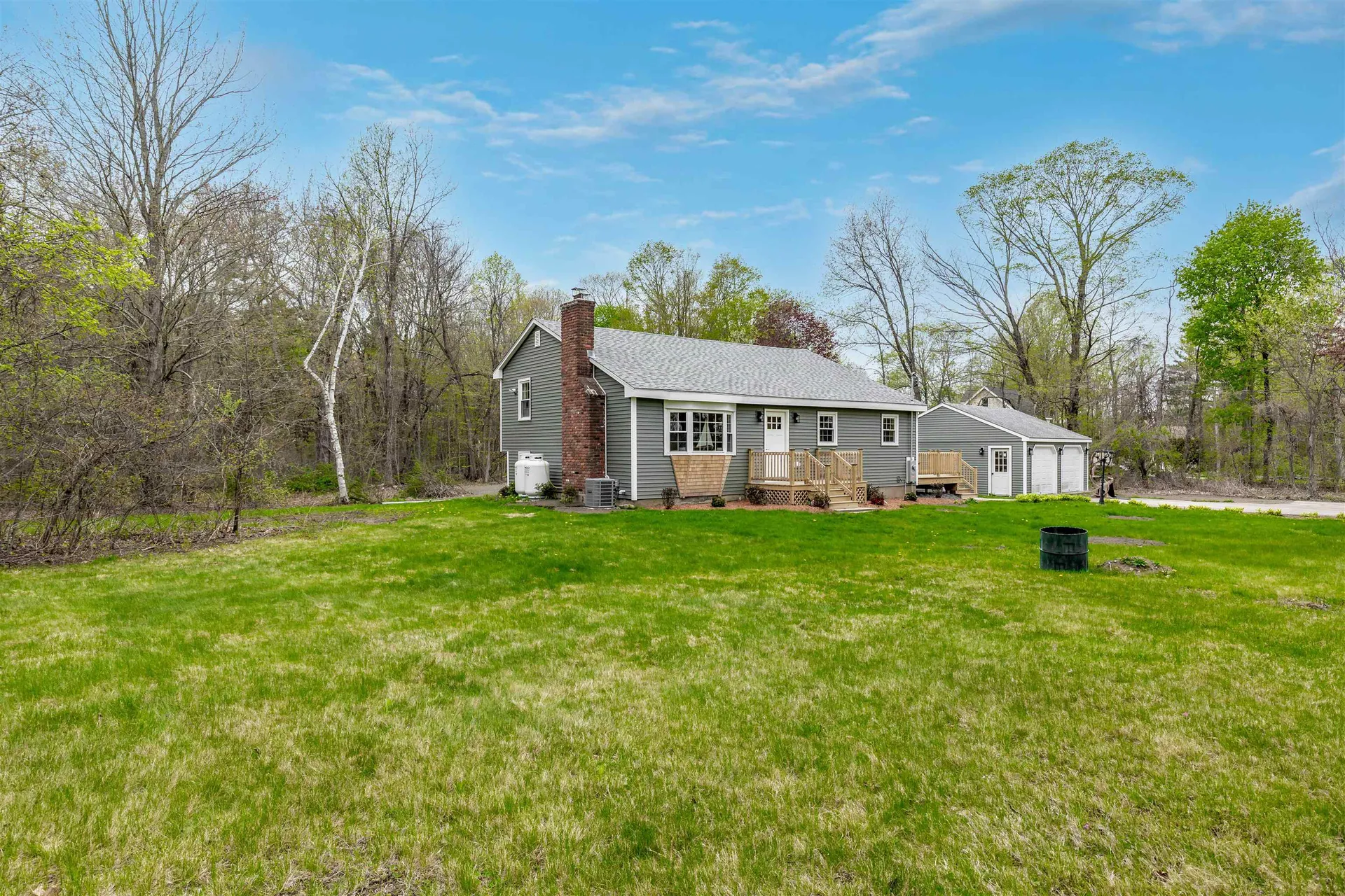 11 Merrimac Road Newton NH 03858