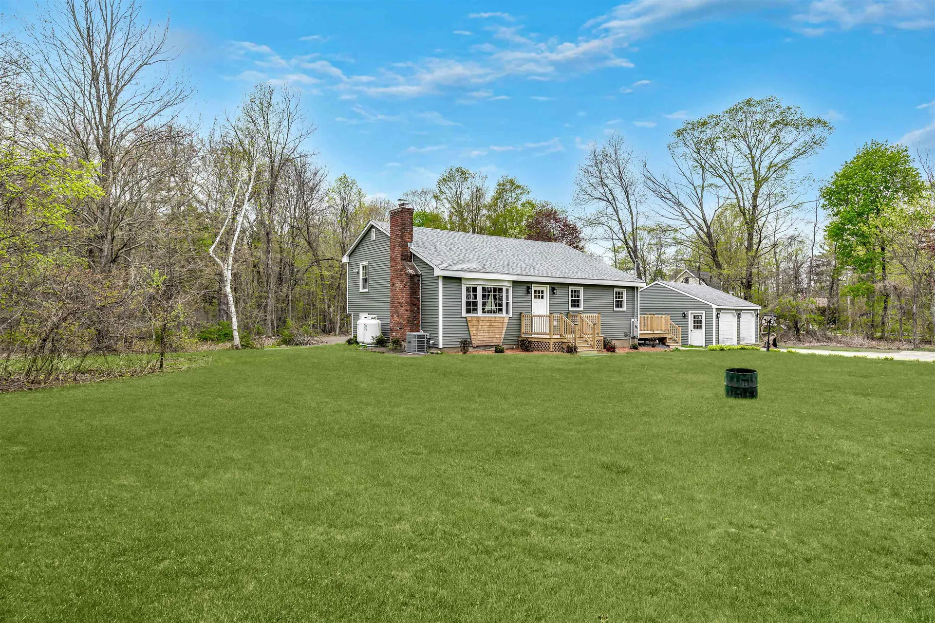 11 Merrimac Road Newton NH 03858
