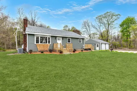 11 Merrimac Road Newton NH 03858