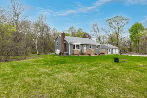 11 Merrimac Road Newton NH 03858