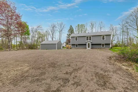 11 Merrimac Road Newton NH 03858