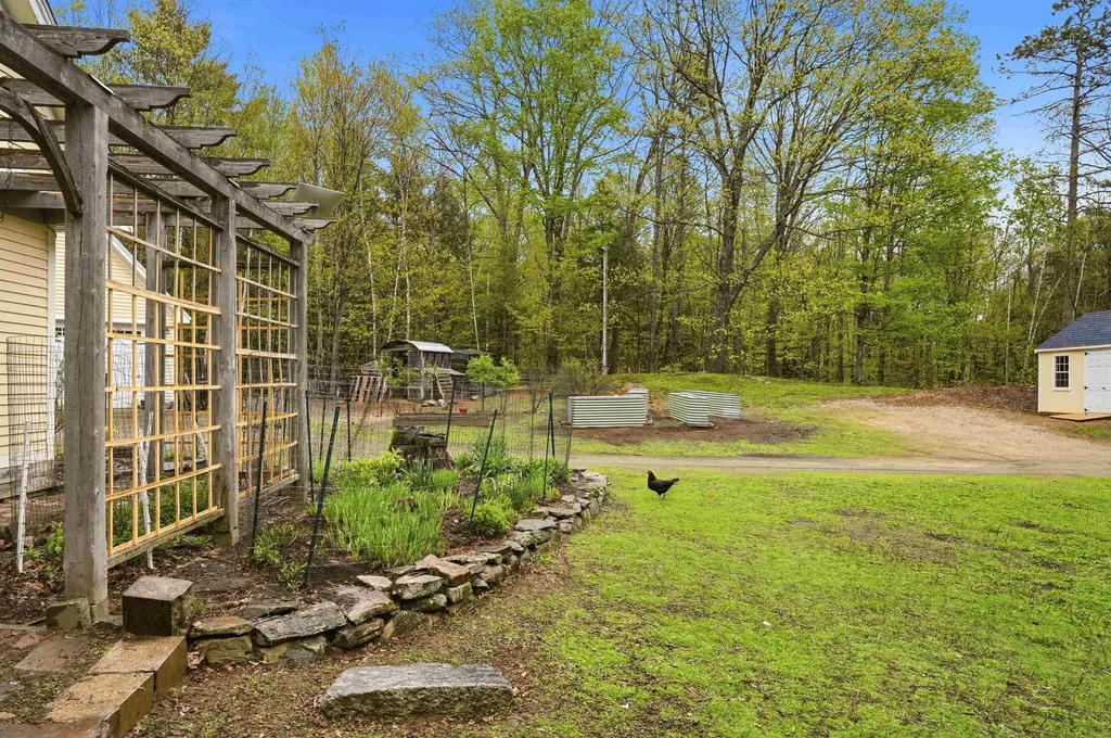186 Hackleboro Road Canterbury NH 03224
