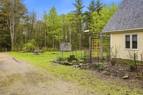 186 Hackleboro Road Canterbury NH 03224