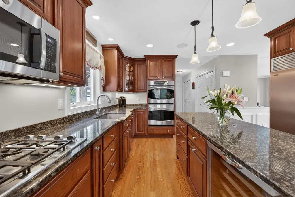 5 Cobblestone Road Pelham NH 03076