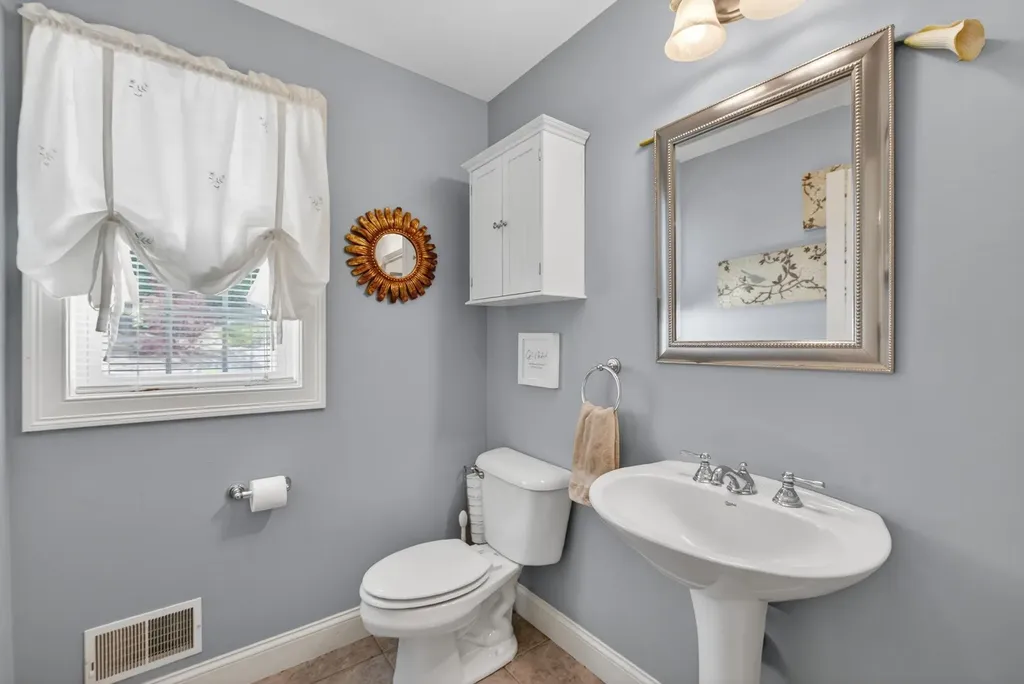 5 Cobblestone Road Pelham NH 03076