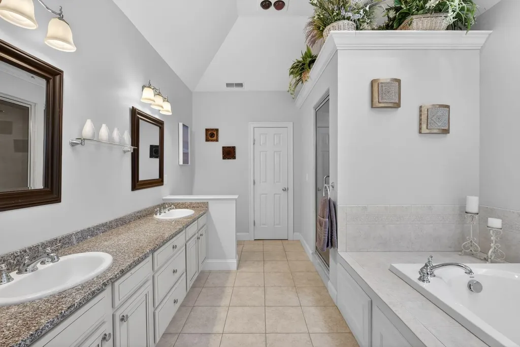 5 Cobblestone Road Pelham NH 03076