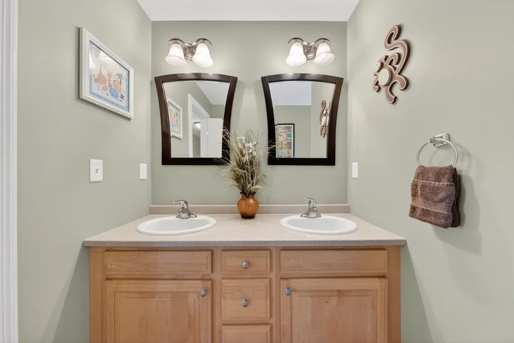 5 Cobblestone Road Pelham NH 03076