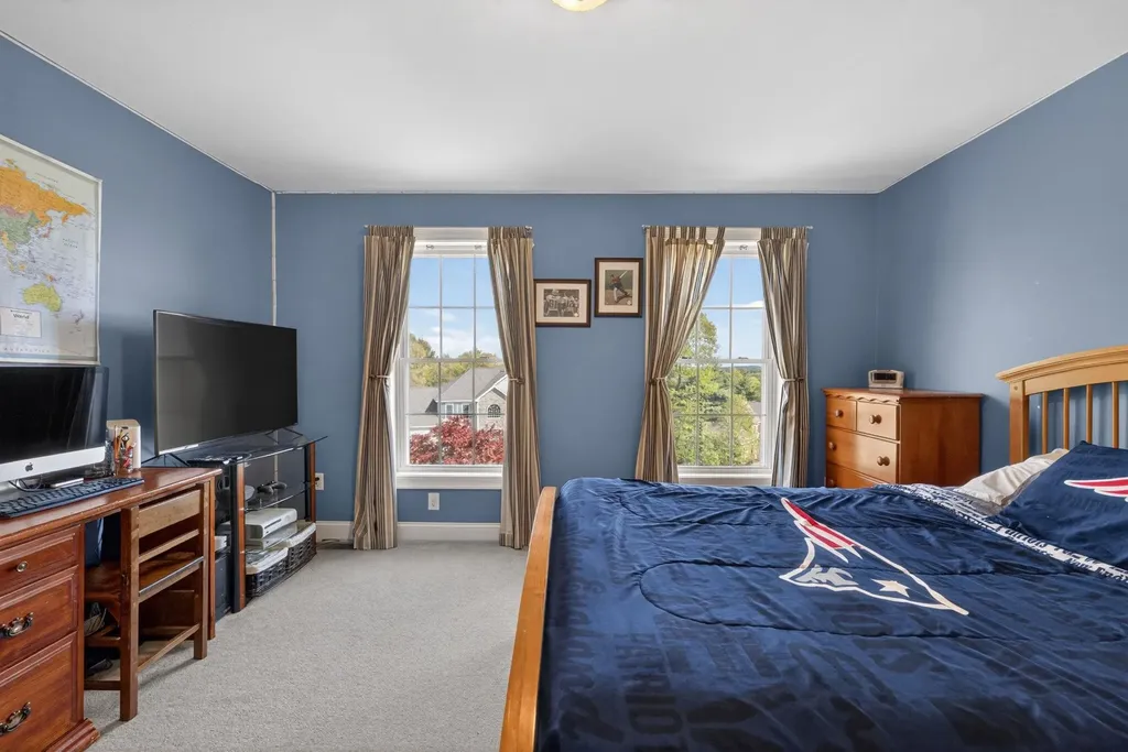 5 Cobblestone Road Pelham NH 03076