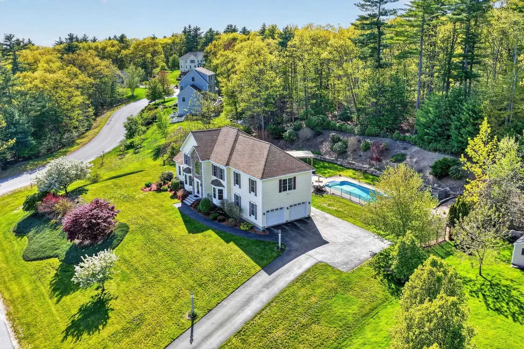 5 Cobblestone Road Pelham NH 03076